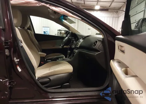 2010 Mazda Mazda6 I Sport z USA, uszkodzony, nr VIN 1YVHZ8BH4A5M33684